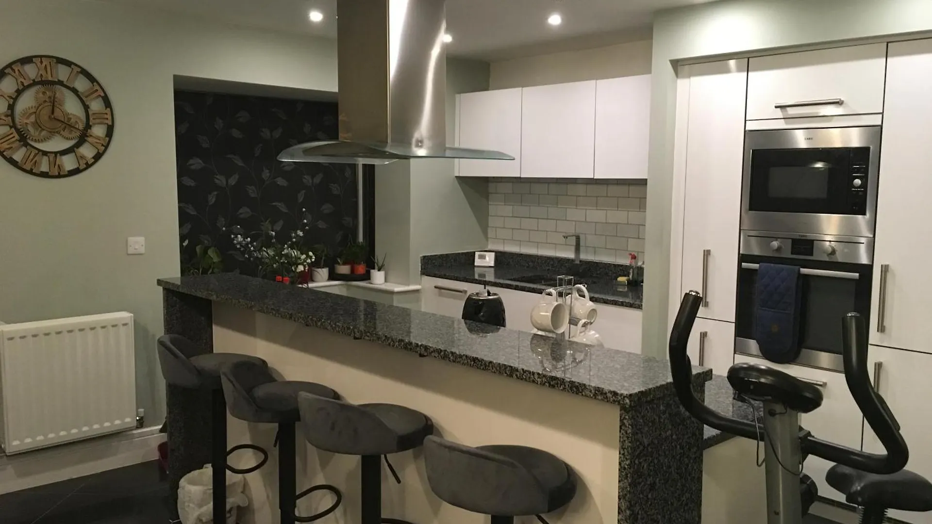 Guest house En-Suite Room With Super King Size Bed - Free Wifi - Free Parking Sheffield